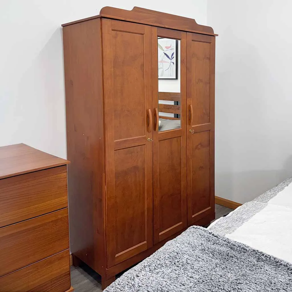 ROPERO_3_PUERTAS_MDF+PINO_4.webp